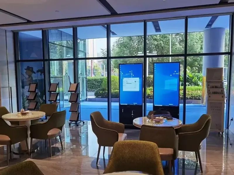 成都某楼盘广告机